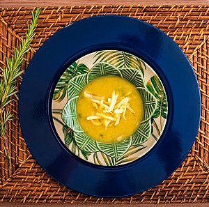 Caldo de Couve Flor, Parmesão e Alho Poró
